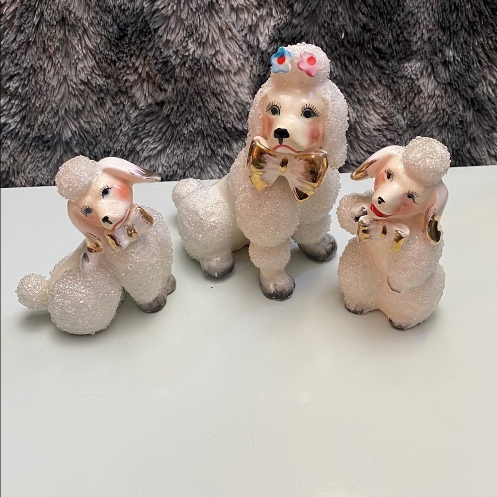Vintage 1950s/60’s Sugar
Textured Poodle Figurines Bow Tie Dogs. Set of 3
